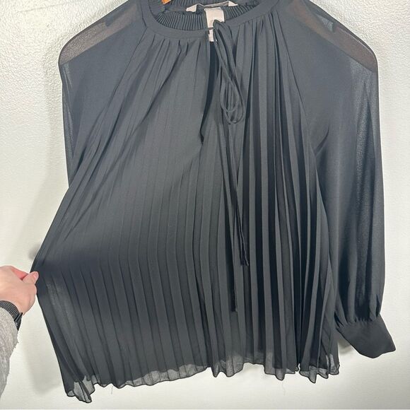 H&M Elegant Black Sheer Pleated Chiffon Long Sleeve Blouse Size Small Office - Picture 15 of 16
